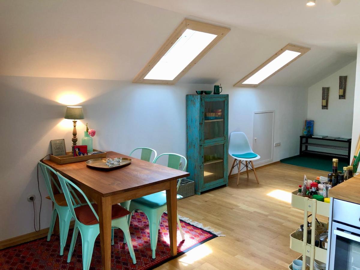 Charmante Ferienwohnung mit Balkon im 5-Seen-Land Hechendorf am Pilsensee Buitenkant foto